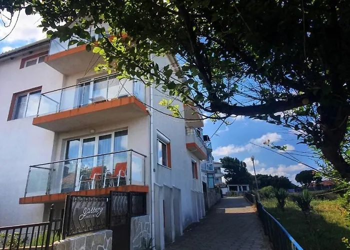 Casa Dell'arte 게스트하우스 3*